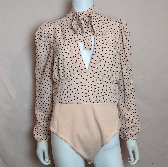 Boohoo Polka Dot Tie Neck Bodysuit in Pink size 10 - Picture 1 of 6